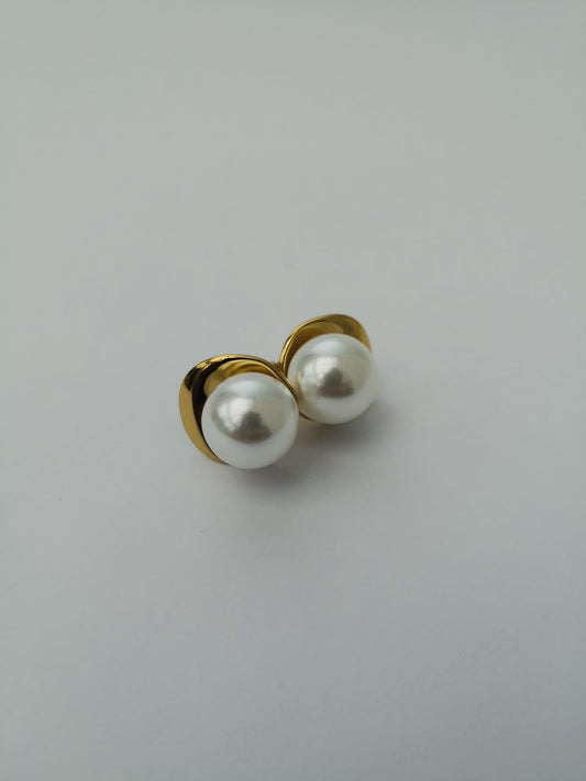 Oyster Pearl Earrings for Women – Hypoallergenic Stainless Steel & Elegant Design